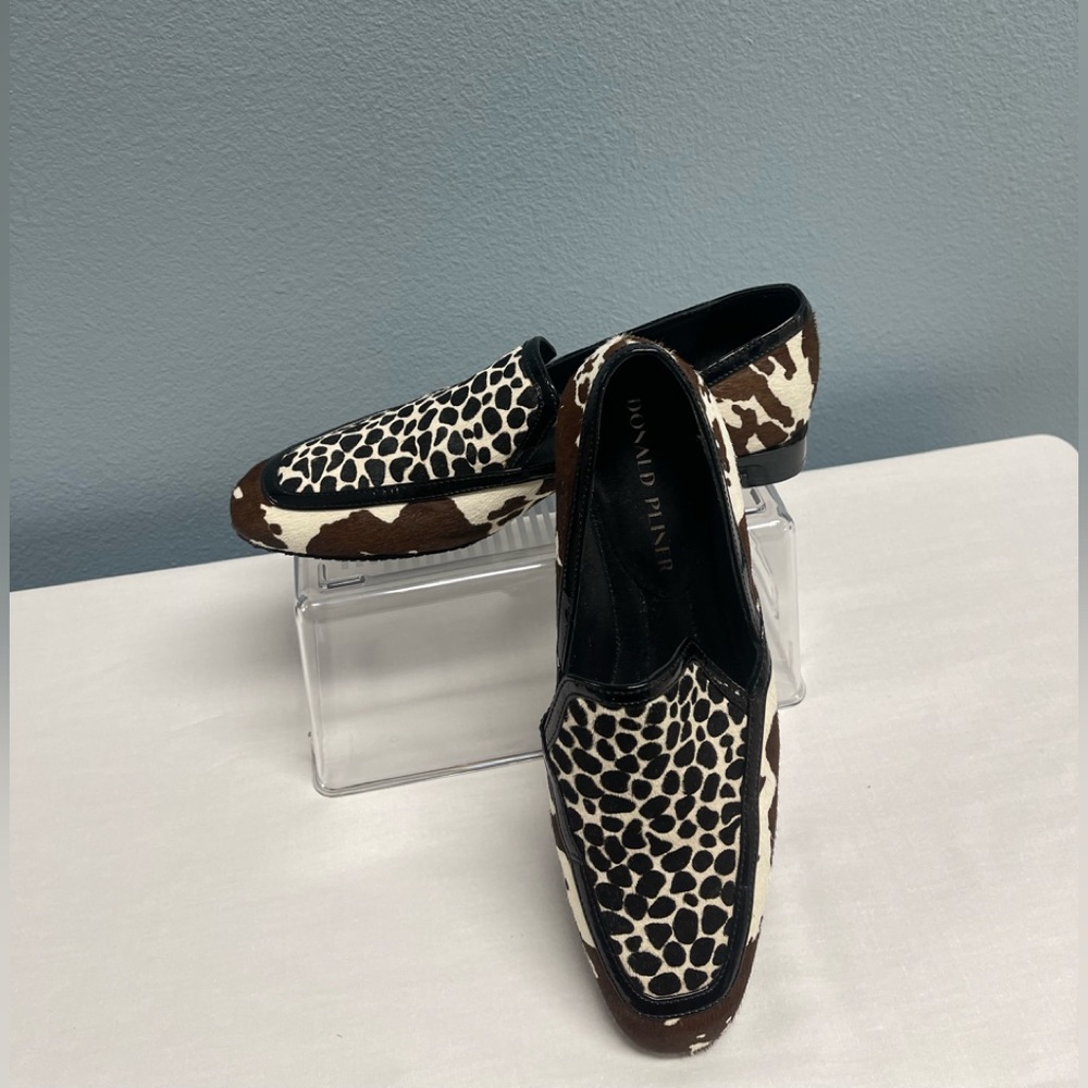 Donald J. Pliner Women's Black and Brown Patterned Loafers EUC size 7.